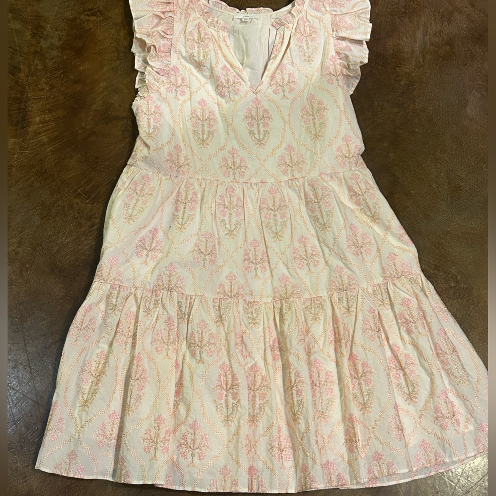 A loves A dress